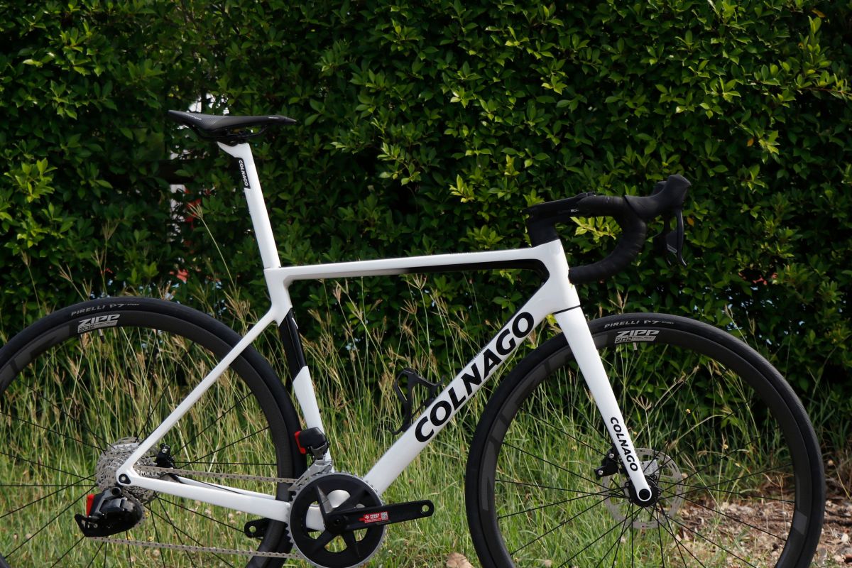 จักรยานเสือหมอบ Colnago V3 ใส่ชุดล้อจักรยาน  Zipp 202 Firecrest