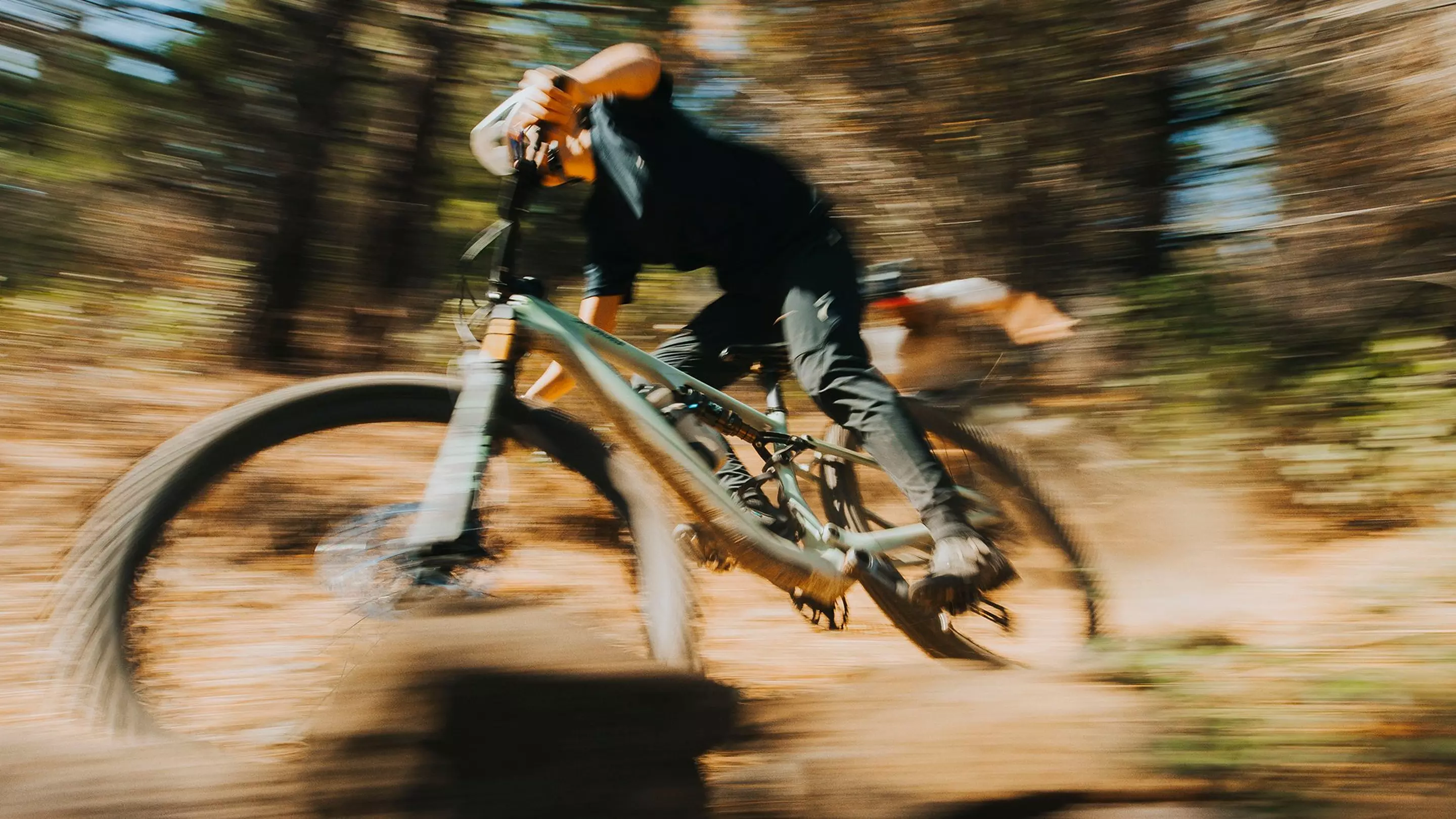 ROAD-9096_PowerEVOMirror_PDP_5